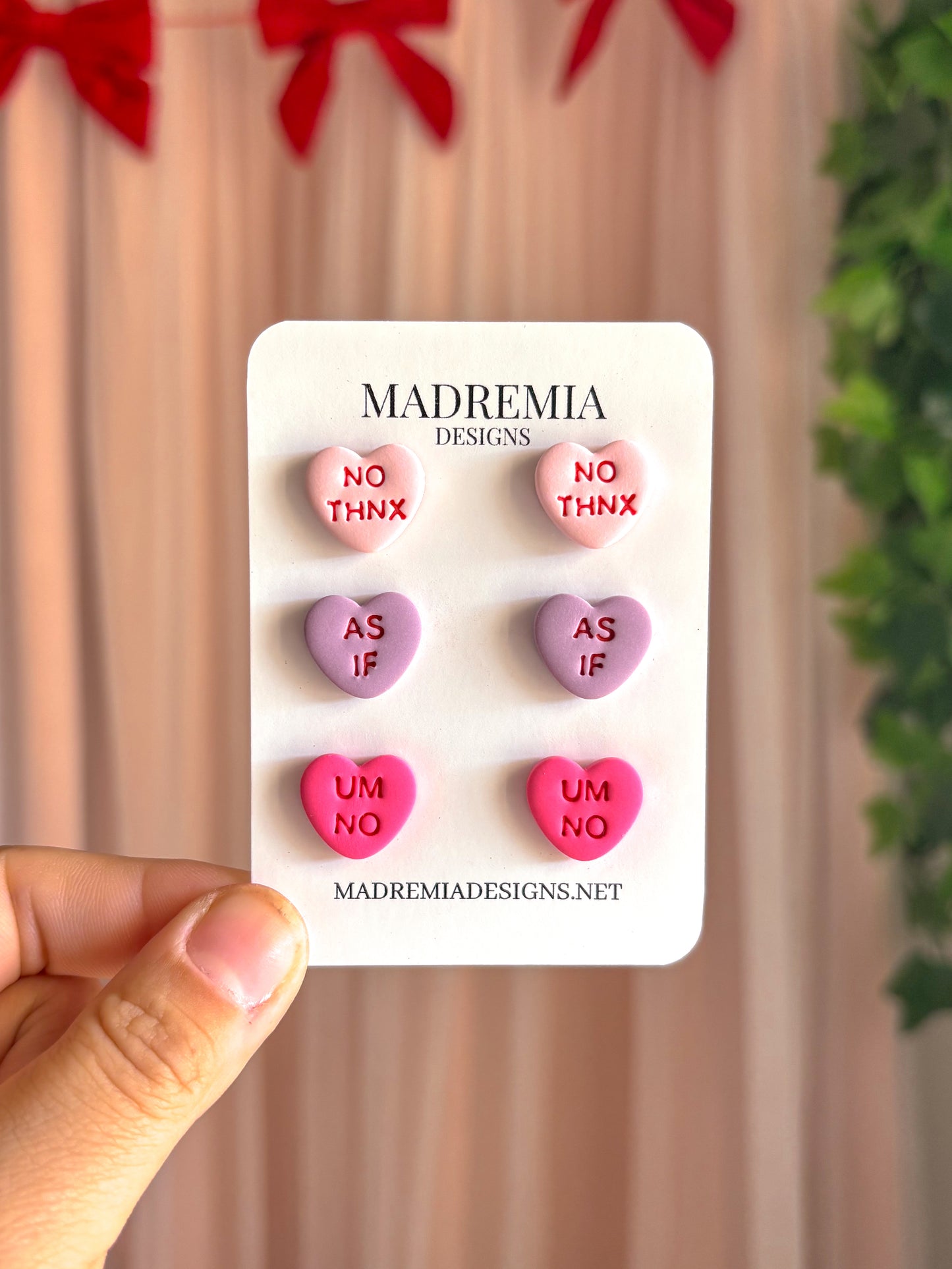 Anti V-day Heart Stud Set