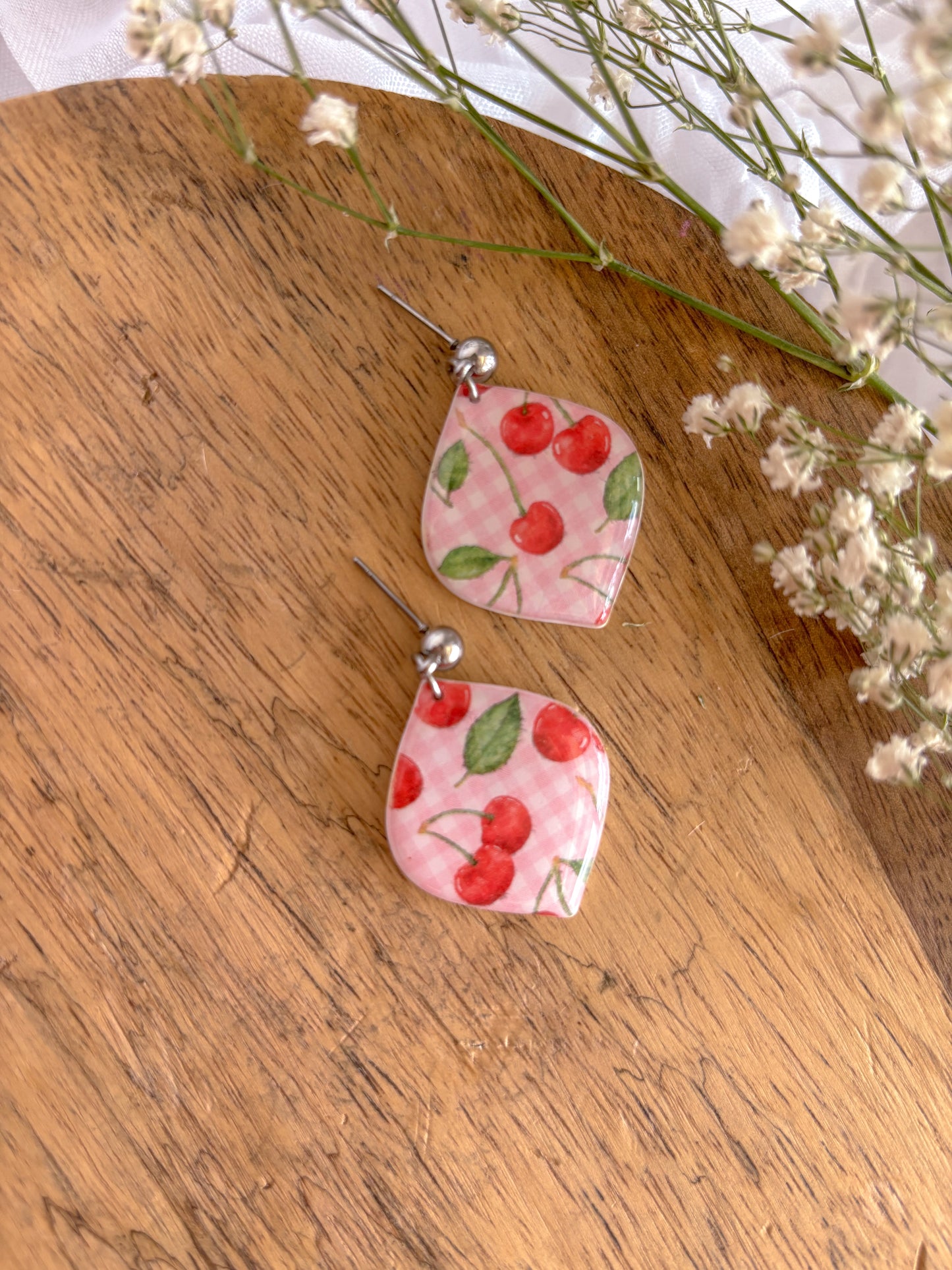The Cerise Dangles
