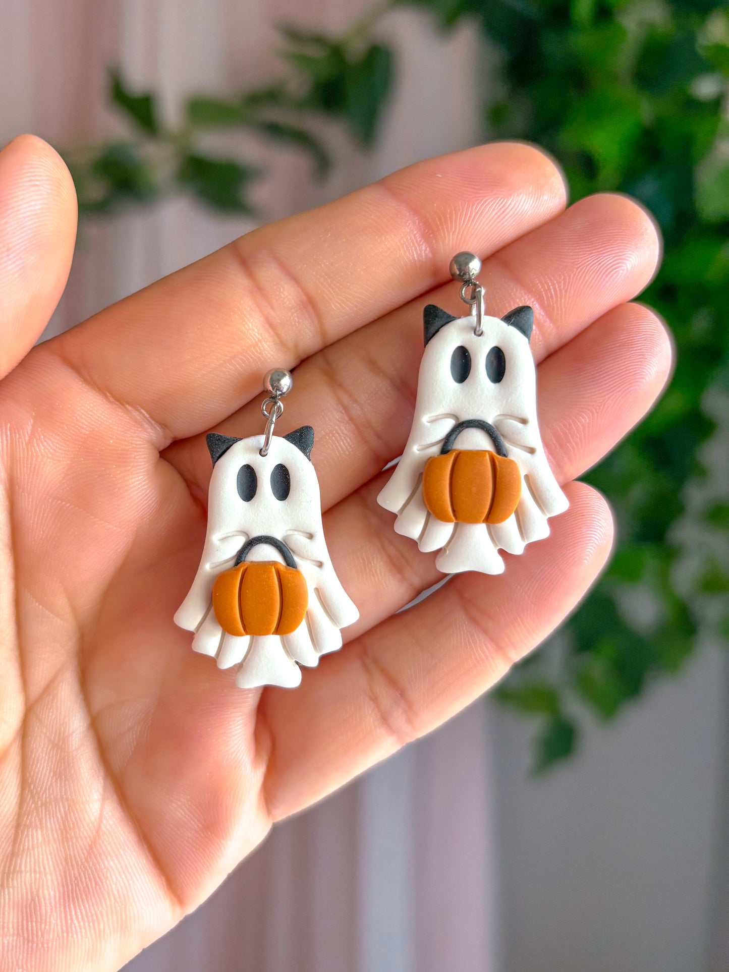 Trick or Treating Kitty Dangles
