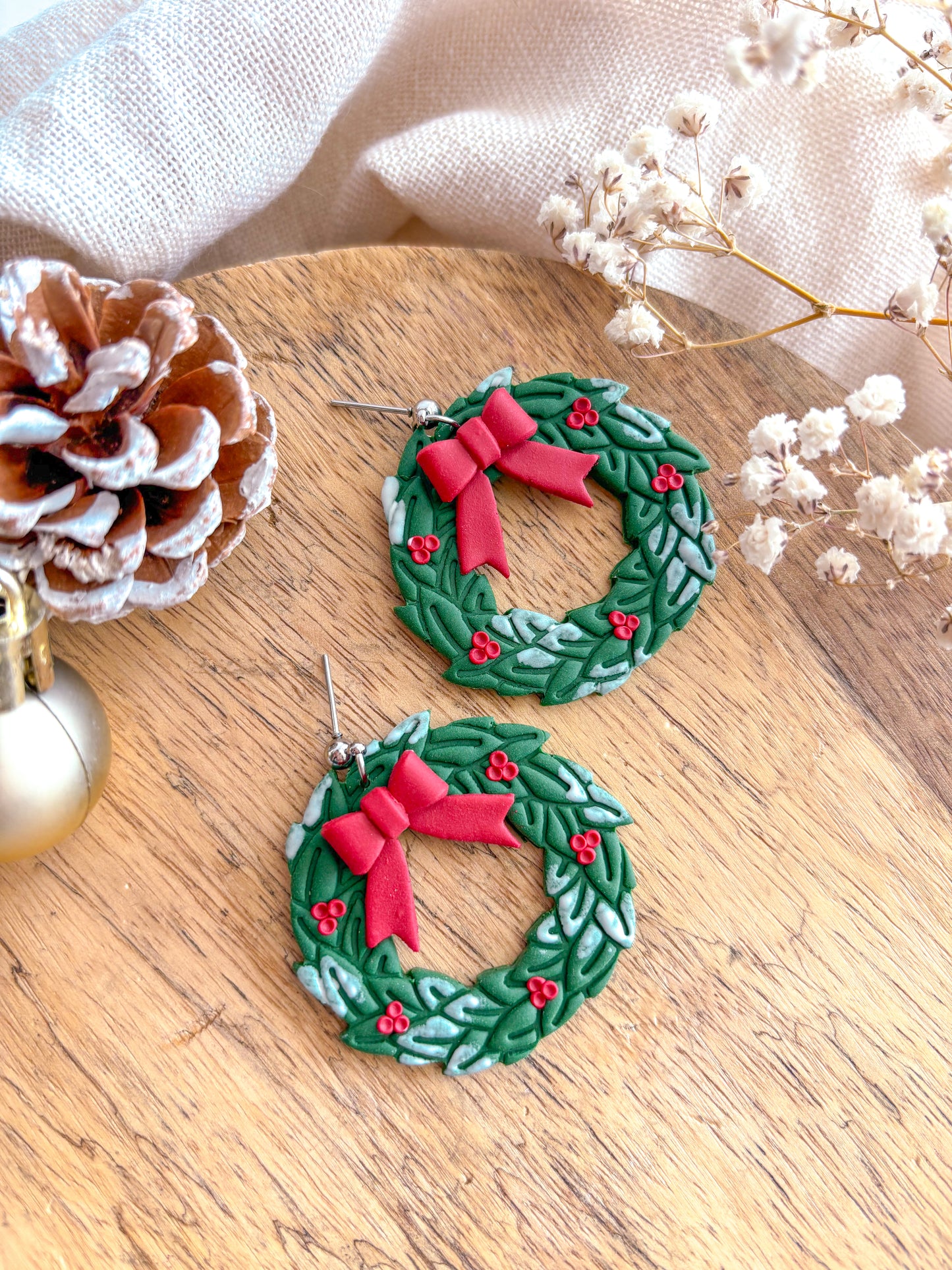 Wreath with Bow Dangles