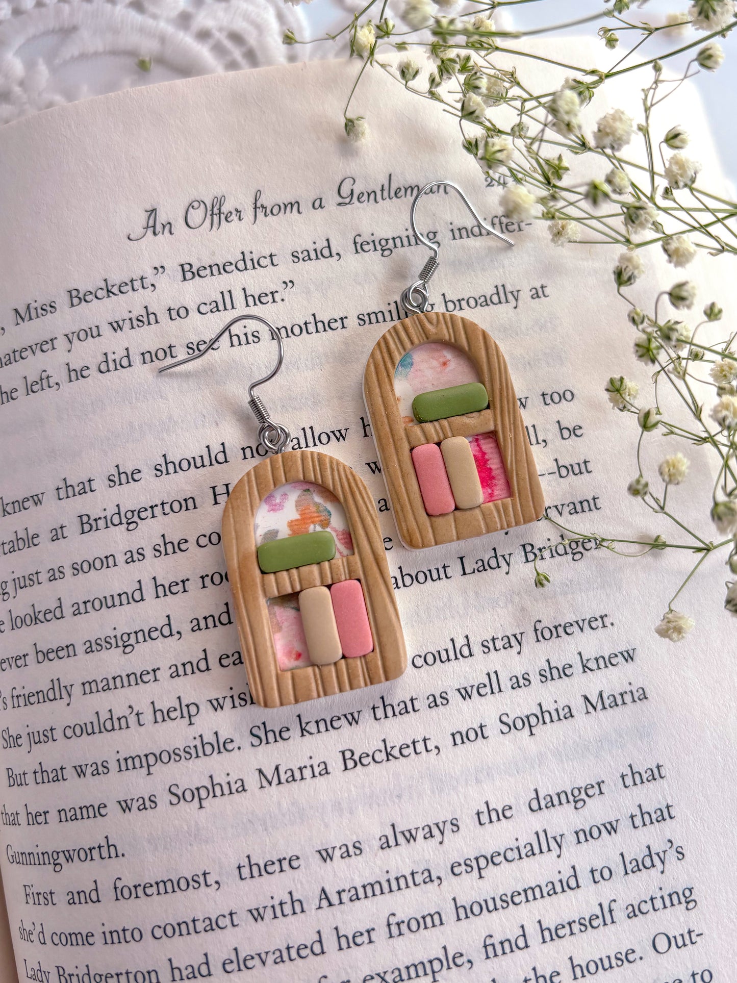 Wallpaper Bookcase Dangles