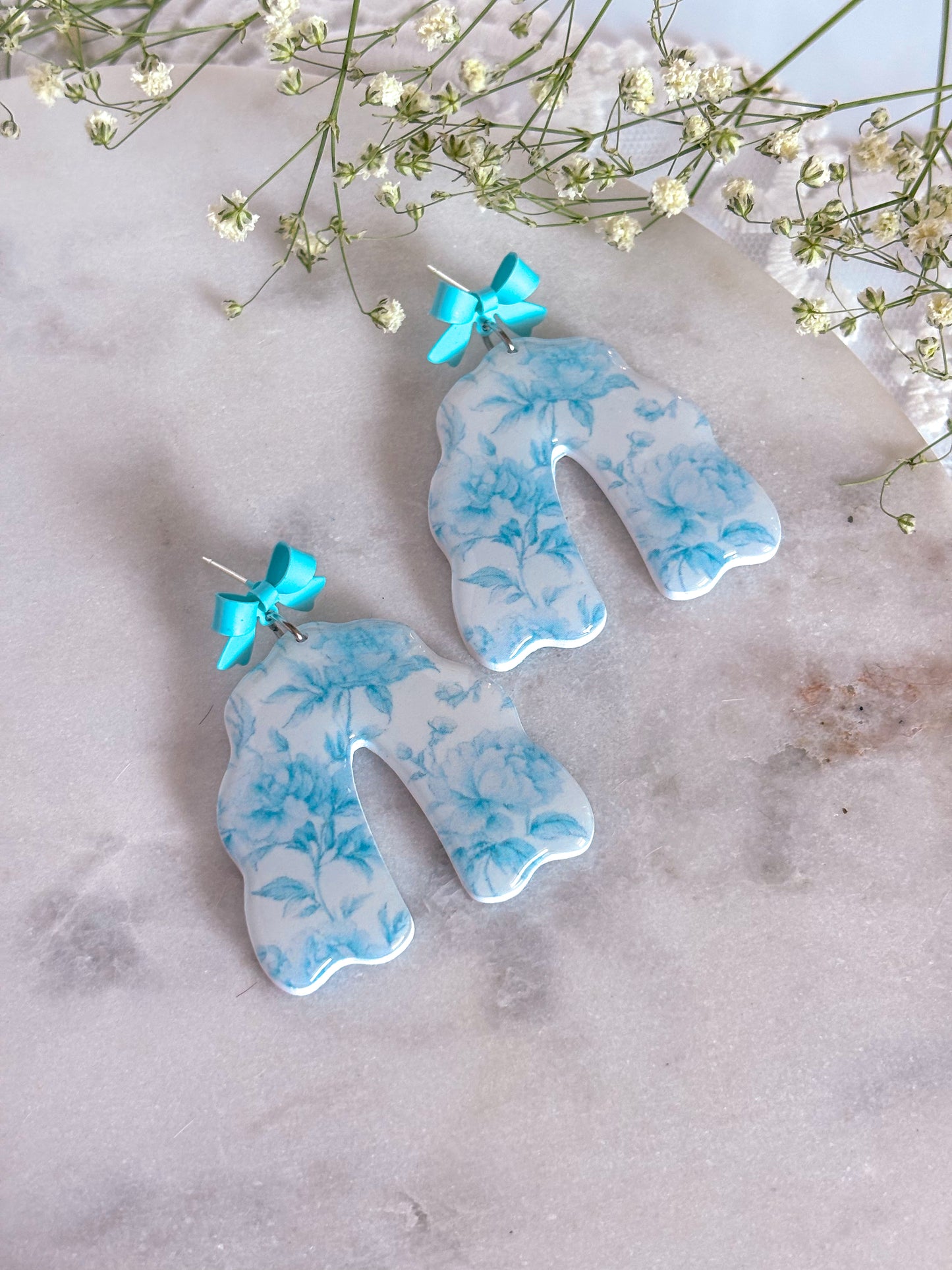 The Charlotte Dangles