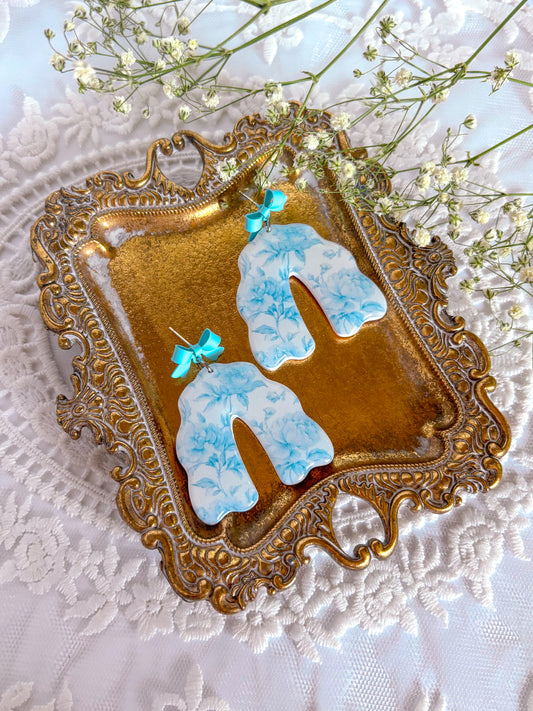 The Charlotte Dangles