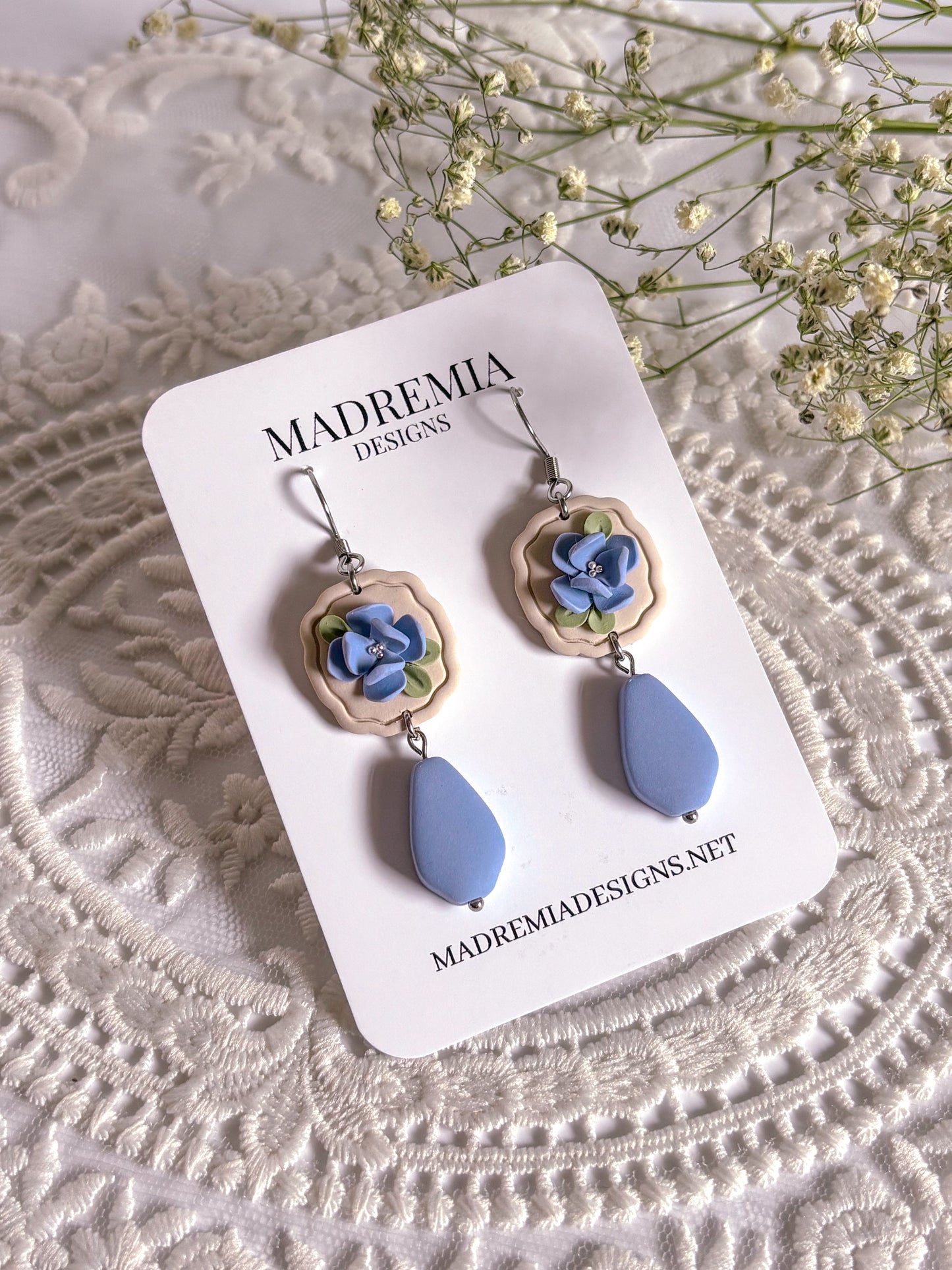 The Lavinia Dangles