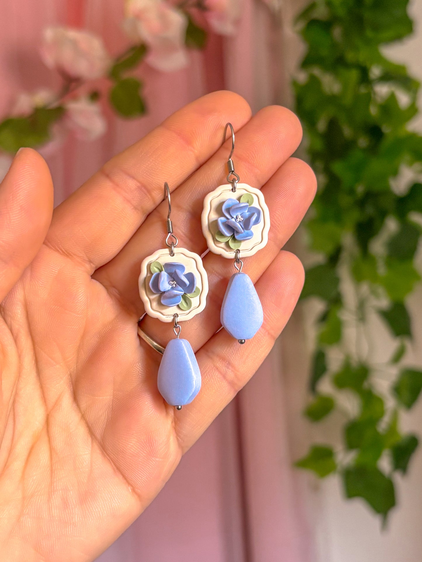 The Lavinia Dangles