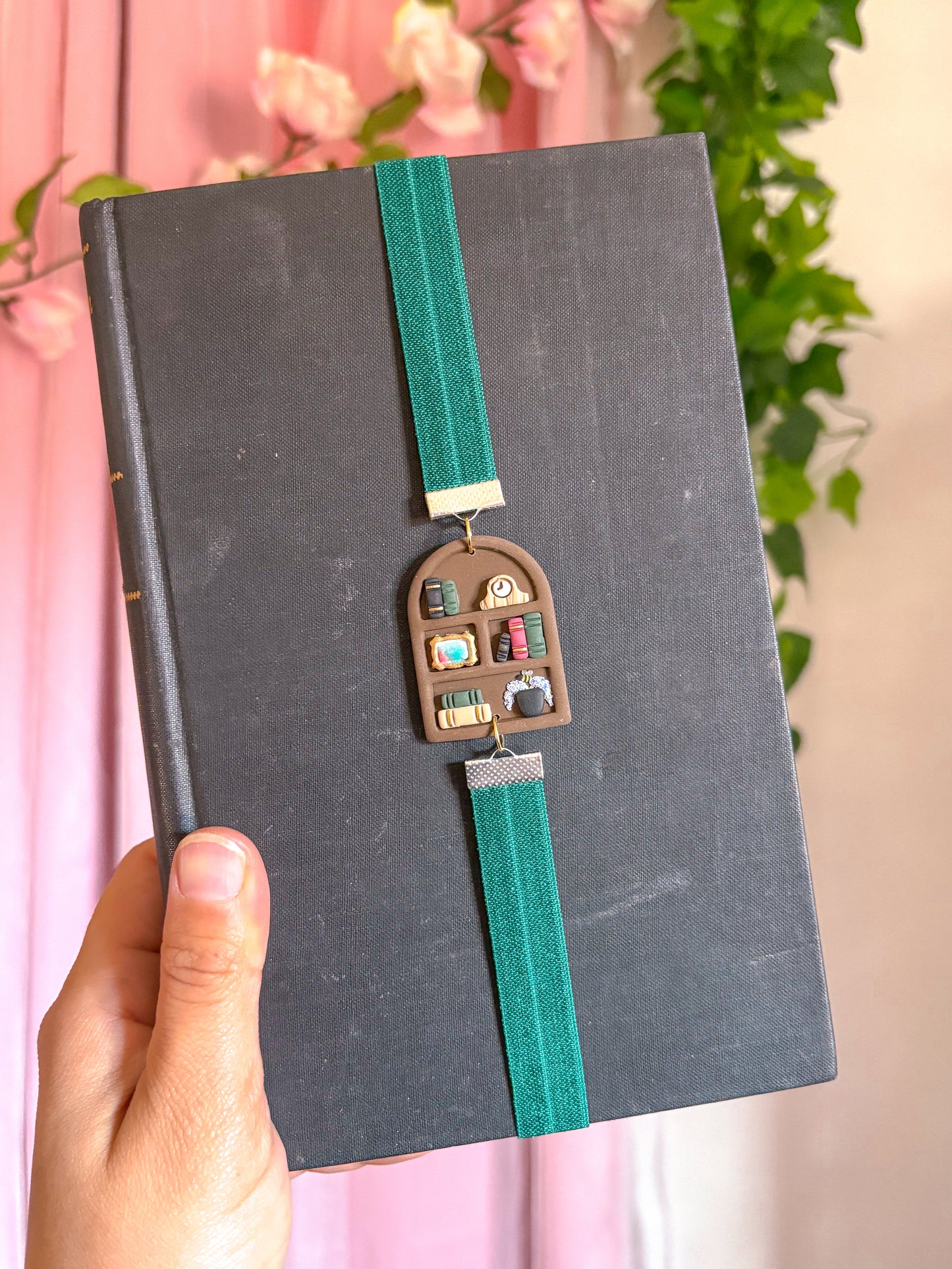 The Anthony Bookcase Bookmark