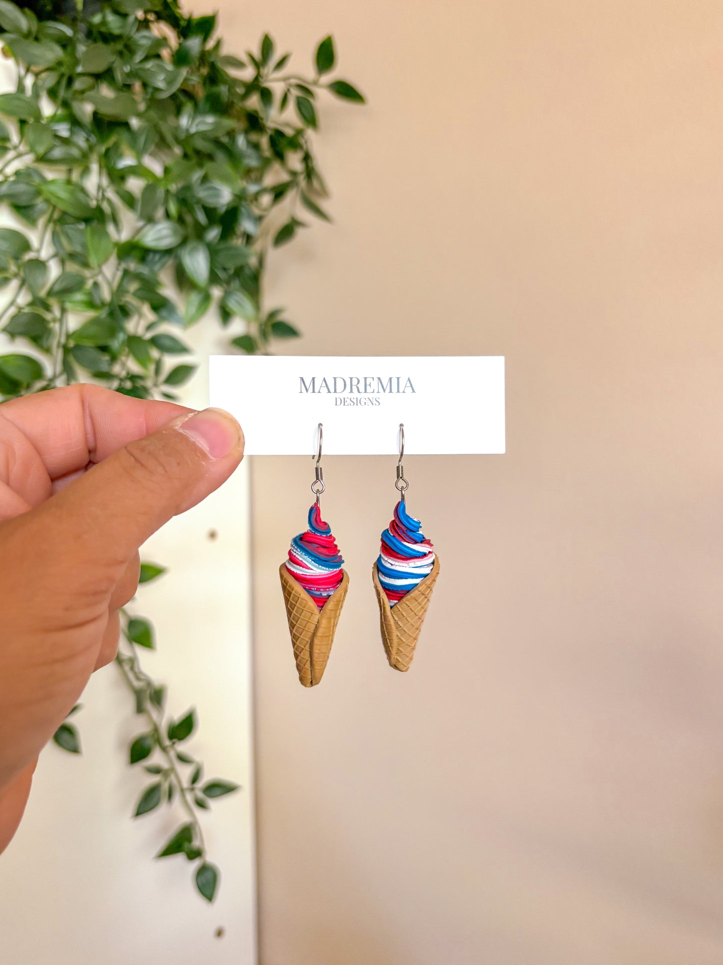 Americana Swirl Ice Cream Dangles