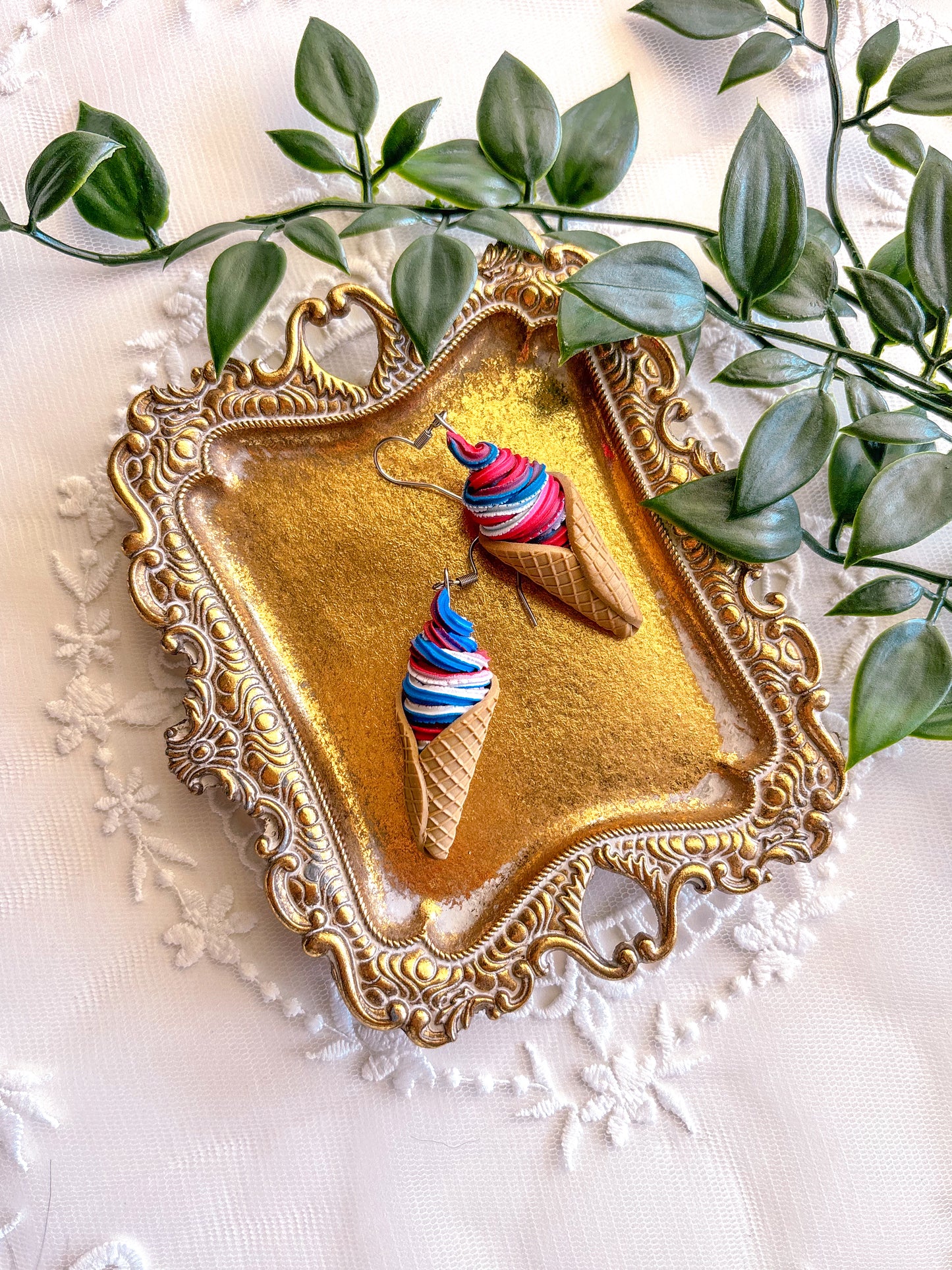 Americana Swirl Ice Cream Dangles