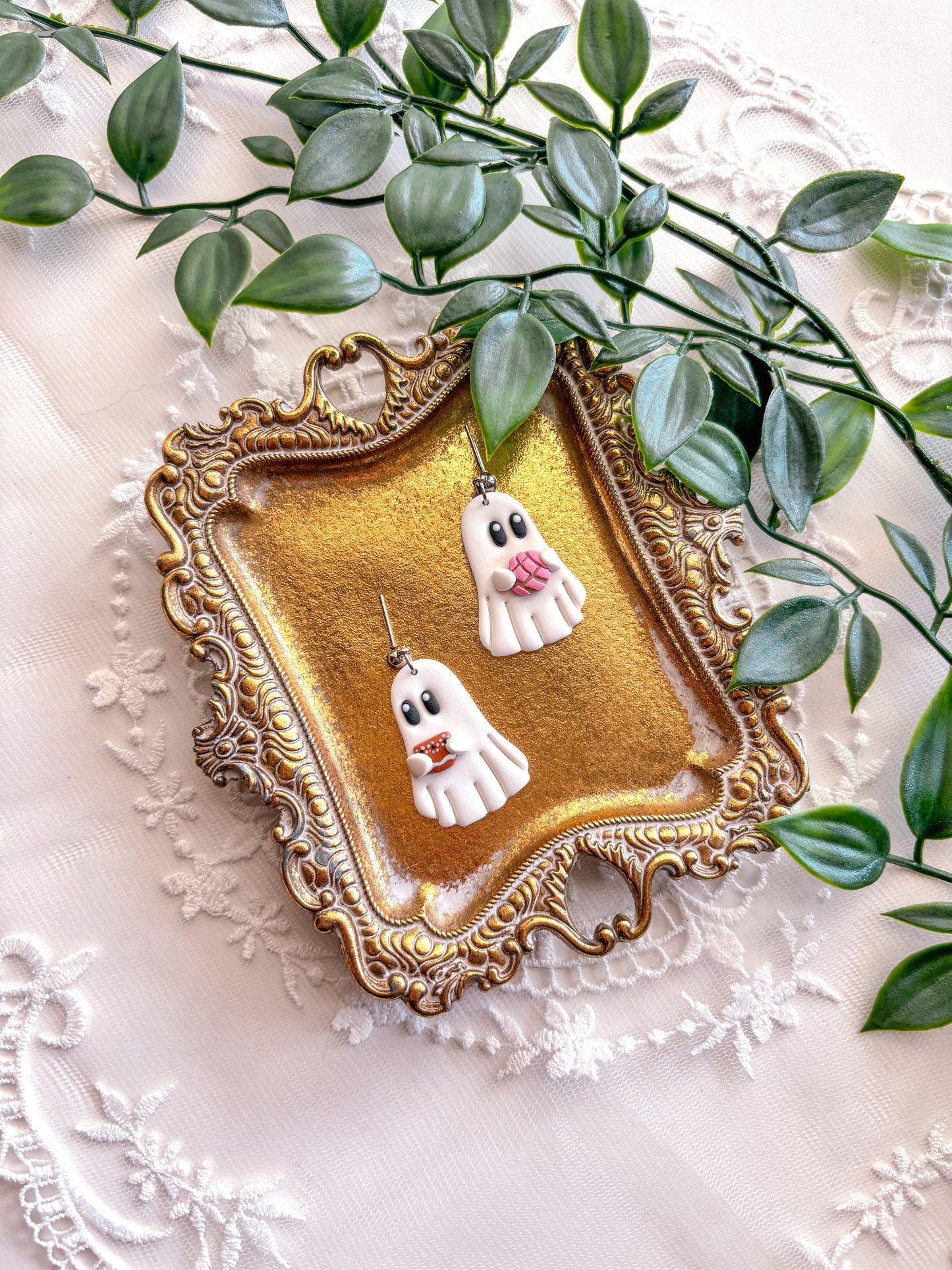 Cafecito y Pan Dulce Ghostie Dangles