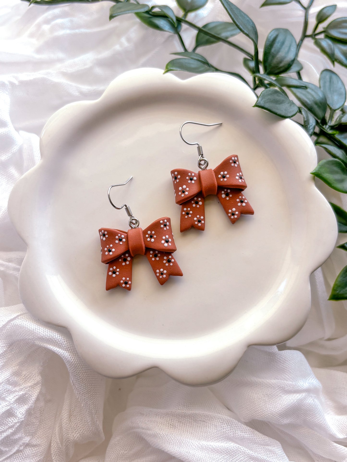 Barro Bow Dangles