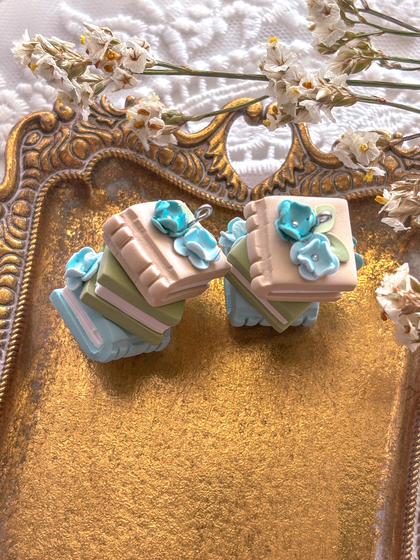 The Tess Dangles