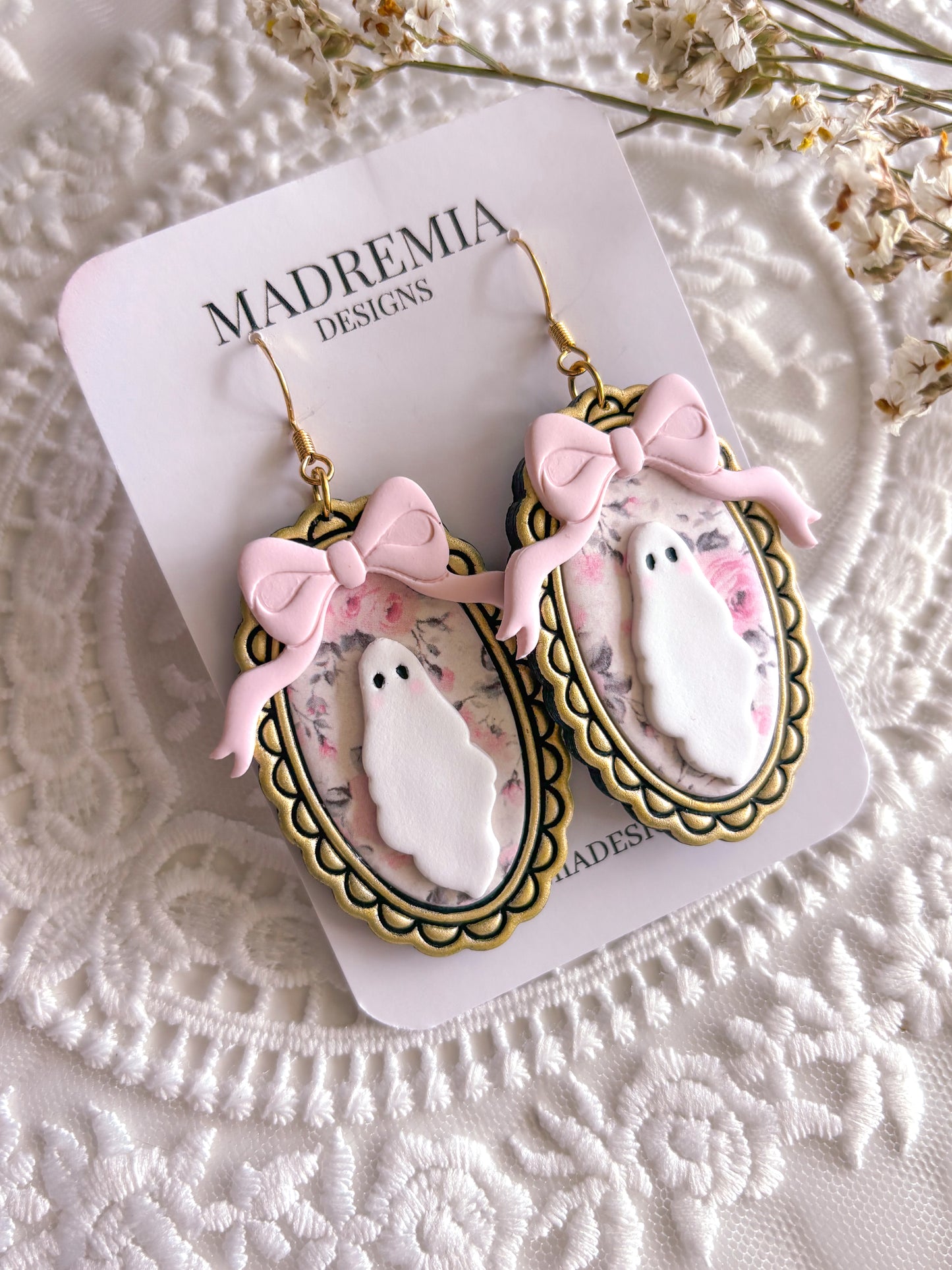 Cameo Ghostie Girlie Dangles