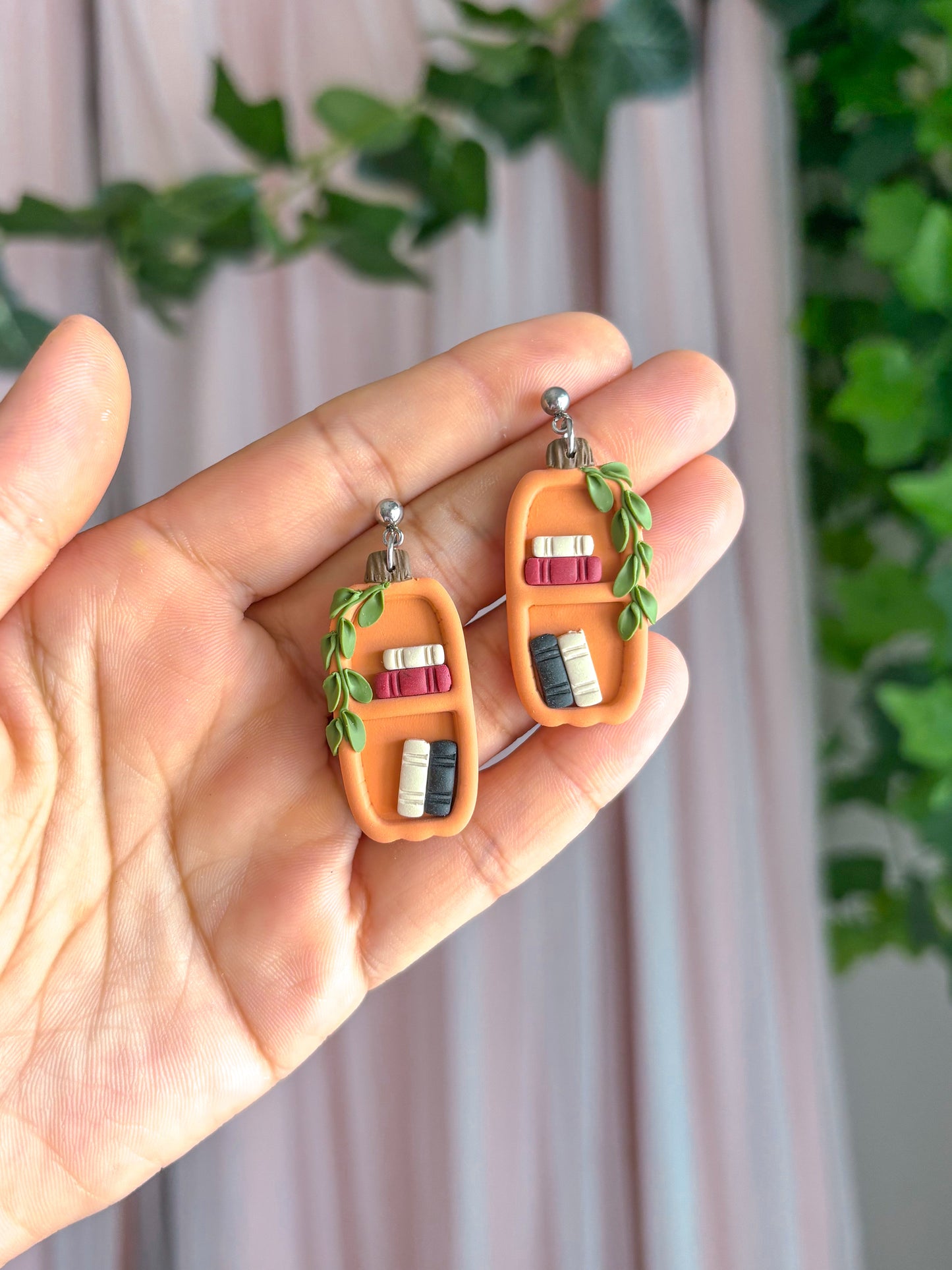 Pumpkin Bookcase Dangles