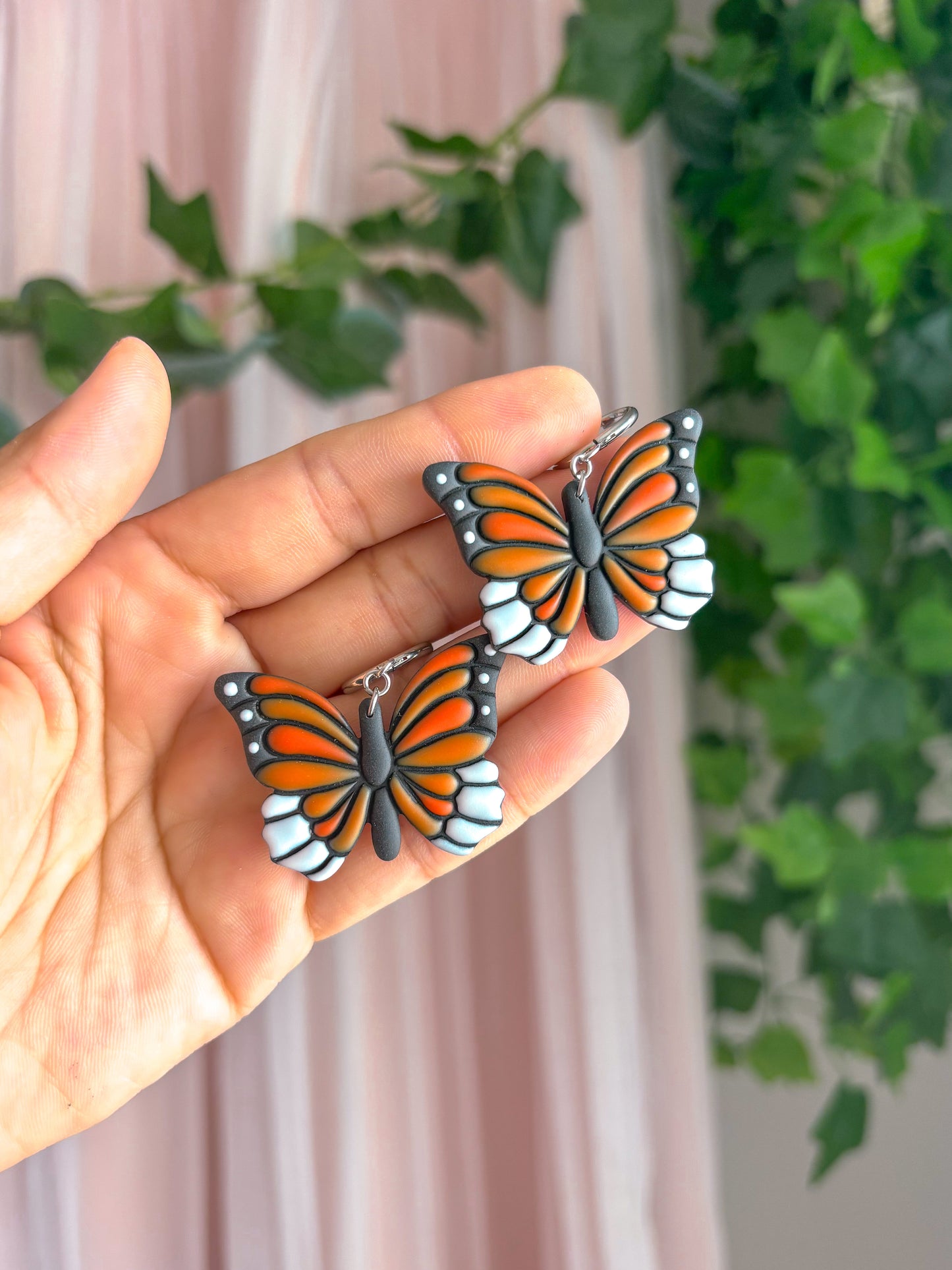 Monarch Dangles